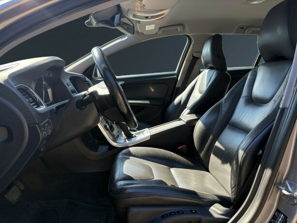 volvo-v60-elektrisitetdiesel-2014-big-8