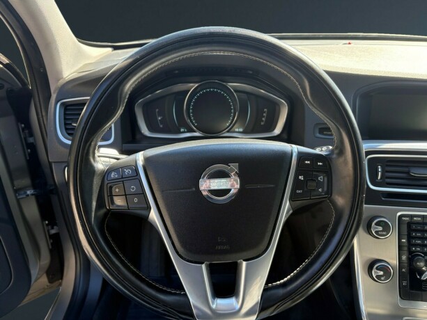 volvo-v60-elektrisitetdiesel-2014-big-16