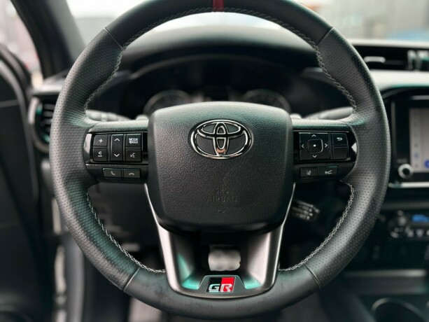 toyota-hilux-diesel-2025-big-22