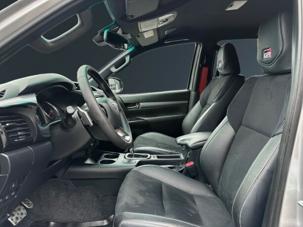 toyota-hilux-diesel-2025-big-8
