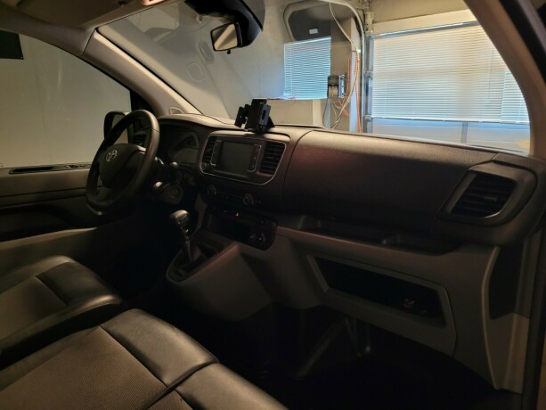 toyota-proace-diesel-2020-big-12