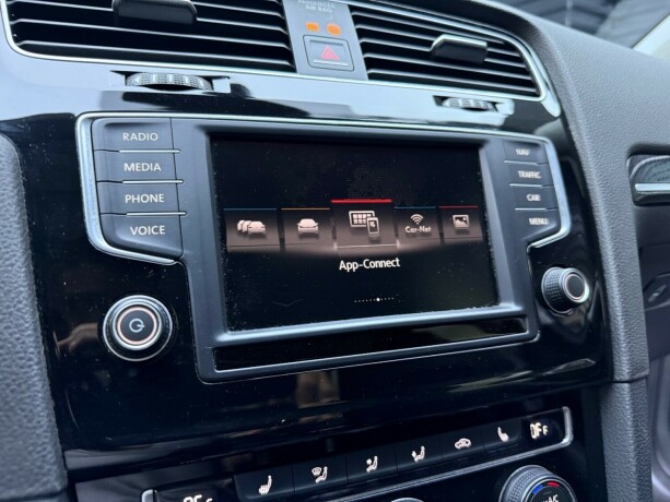 volkswagen-golf-diesel-2016-big-18