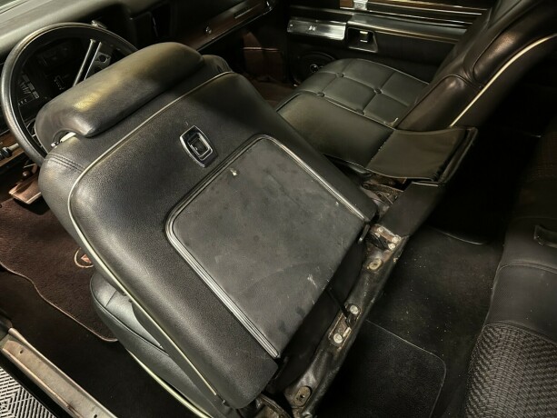 buick-riviera-bensin-1969-big-43