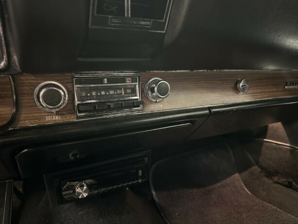 buick-riviera-bensin-1969-big-35