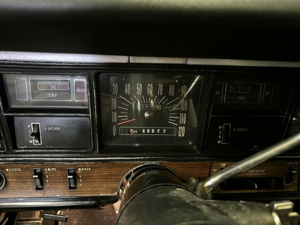 buick-riviera-bensin-1969-big-33