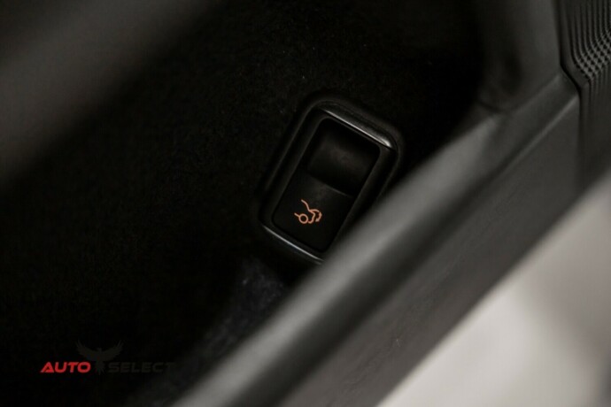 mercedes-benz-cls-bensin-2012-big-26