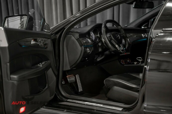 mercedes-benz-cls-bensin-2012-big-23