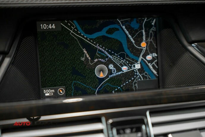 mercedes-benz-cls-bensin-2012-big-47