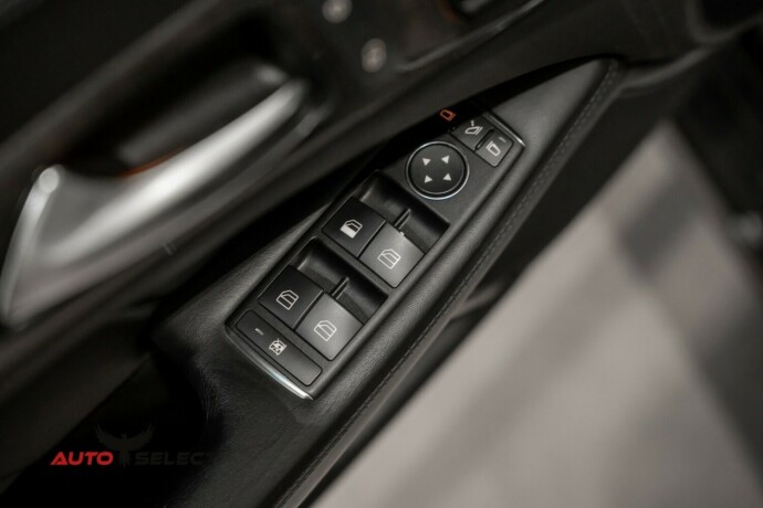 mercedes-benz-cls-bensin-2012-big-24