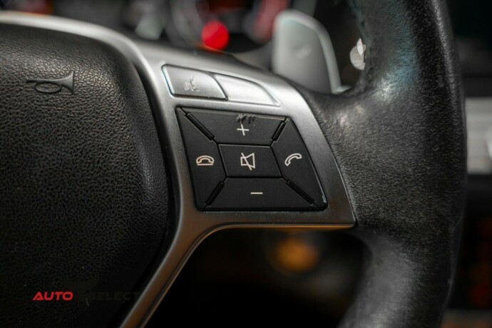 mercedes-benz-cls-bensin-2012-big-37