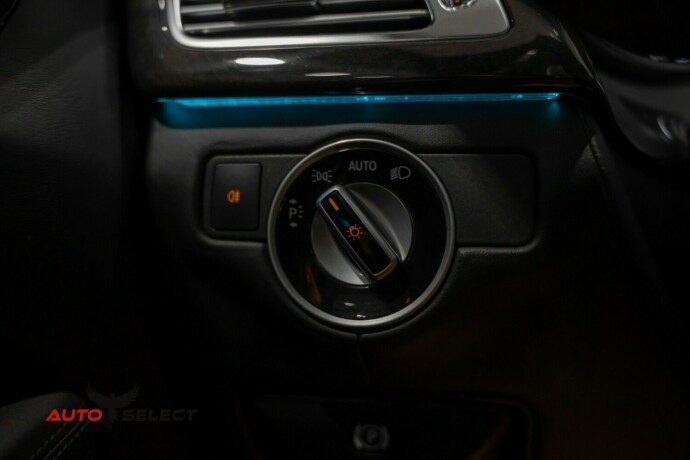 mercedes-benz-cls-bensin-2012-big-33