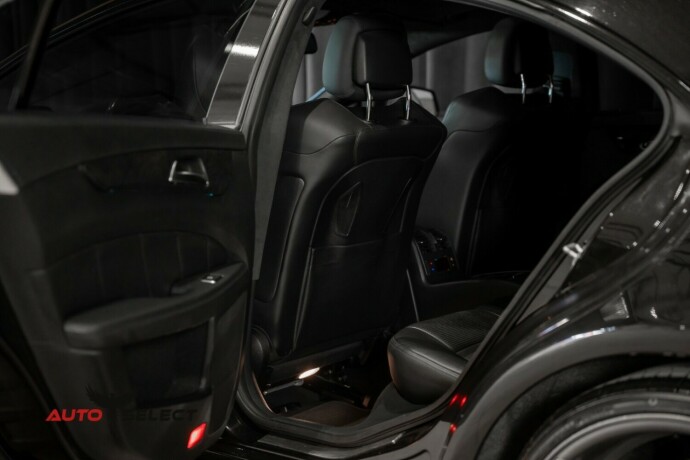 mercedes-benz-cls-bensin-2012-big-17