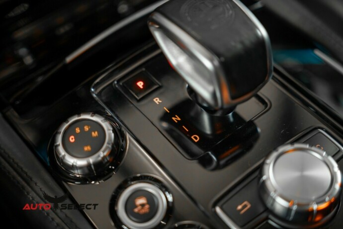 mercedes-benz-cls-bensin-2012-big-46