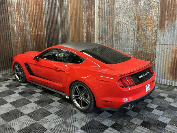 ford-mustang-bensin-2016-big-15