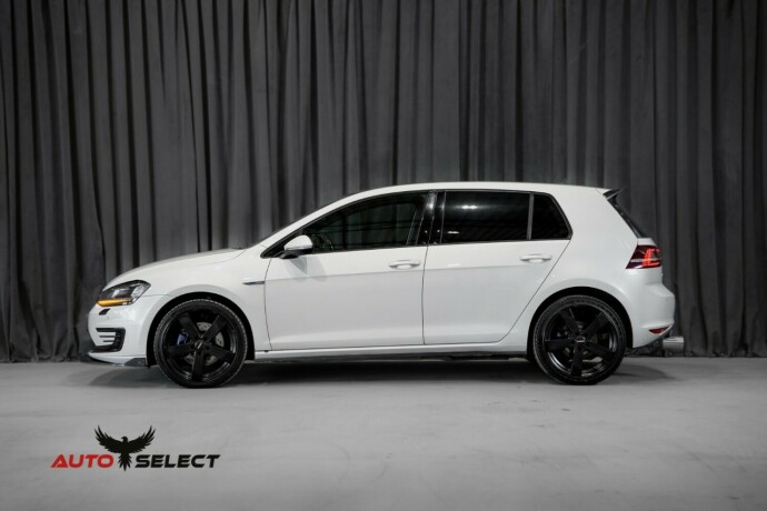 volkswagen-golf-elektrisitetbensin-2016-big-5