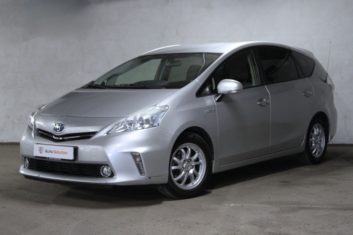 toyota-prius-bensin-2014-big-0