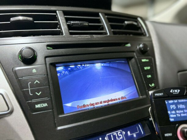 toyota-prius-bensin-2014-big-6