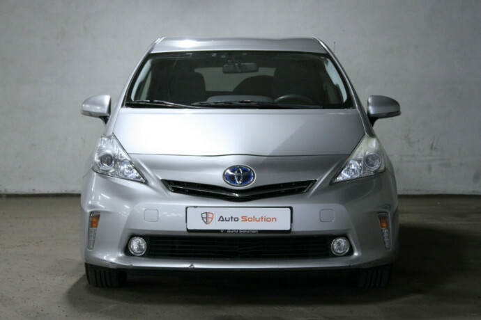 toyota-prius-bensin-2014-big-12