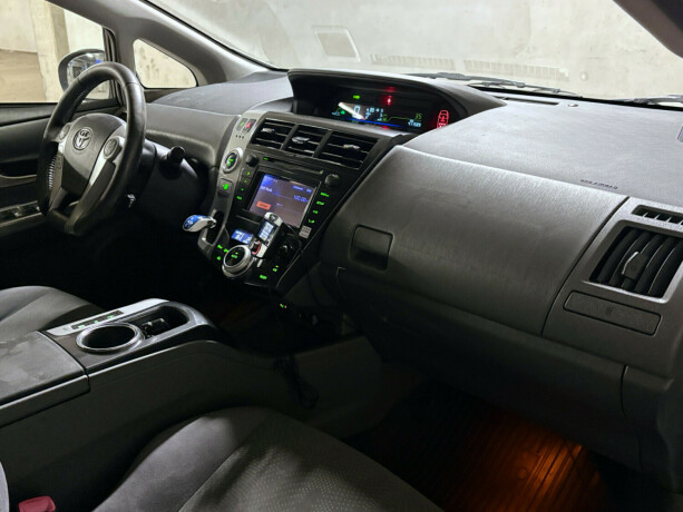 toyota-prius-bensin-2014-big-4
