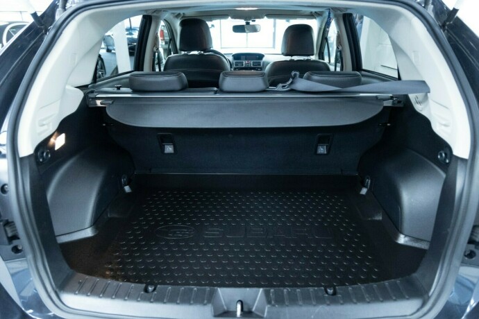 subaru-xv-bensin-2015-big-8
