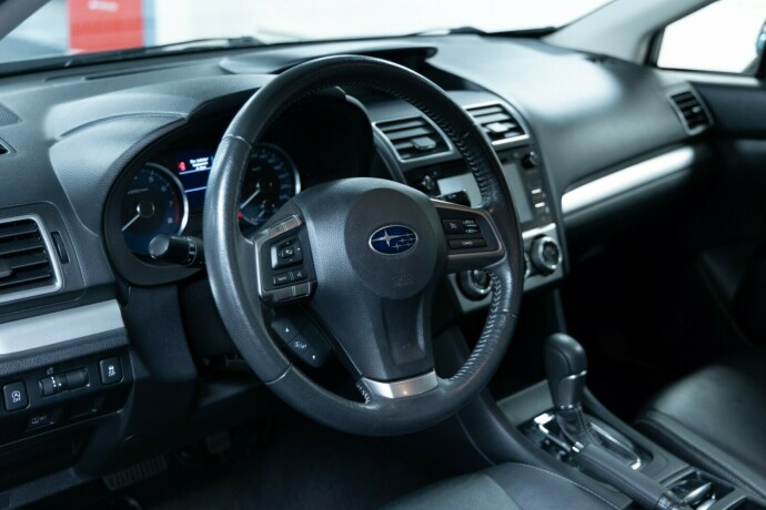 subaru-xv-bensin-2015-big-5