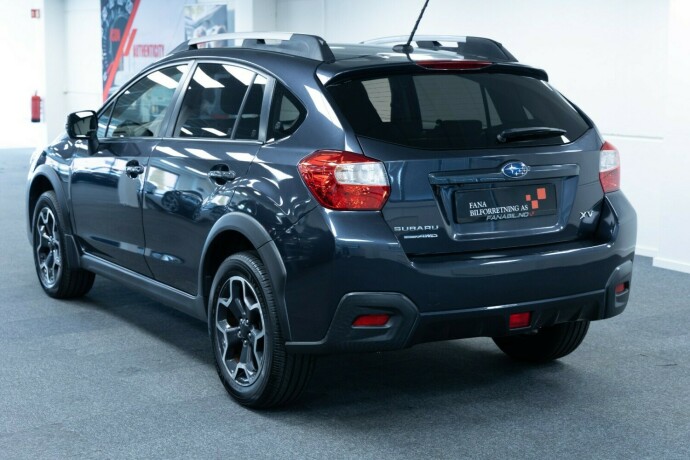 subaru-xv-bensin-2015-big-1