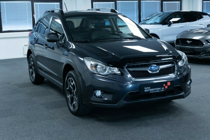subaru-xv-bensin-2015-big-3