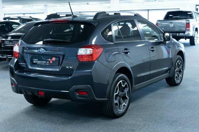subaru-xv-bensin-2015-big-2
