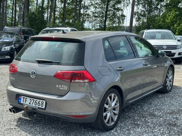 volkswagen-golf-diesel-2012-big-3