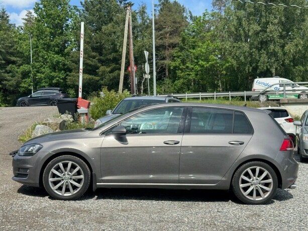 volkswagen-golf-diesel-2012-big-2