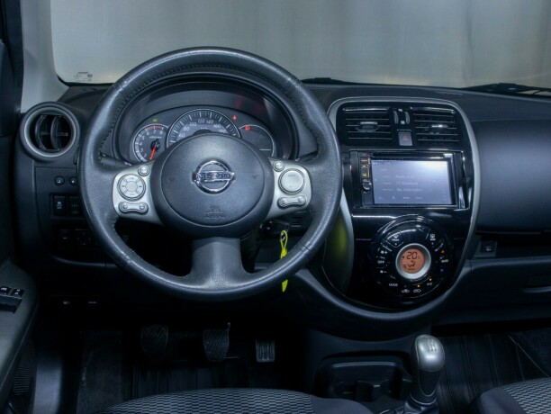 nissan-micra-bensin-2016-big-34