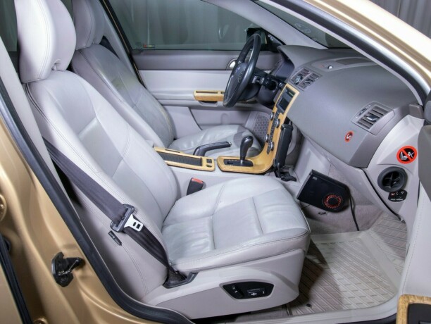 volvo-s40-diesel-2008-big-40