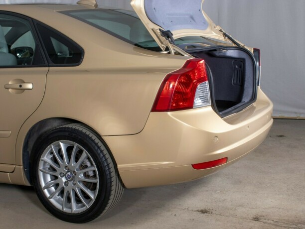 volvo-s40-diesel-2008-big-9