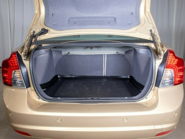 volvo-s40-diesel-2008-big-10