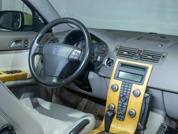volvo-s40-diesel-2008-big-16