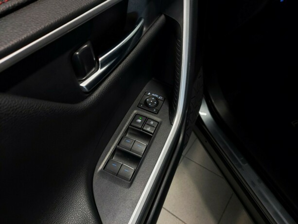 toyota-rav4-elektrisitetbensin-2023-big-25