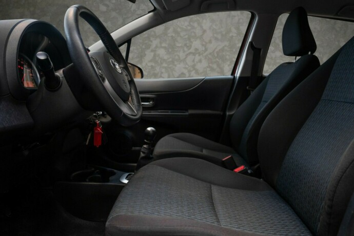 toyota-yaris-bensin-2012-big-19