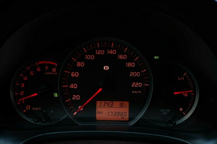 toyota-yaris-bensin-2012-big-9