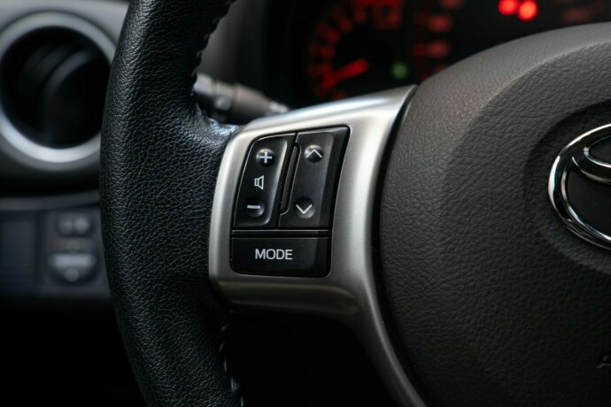 toyota-yaris-bensin-2012-big-11