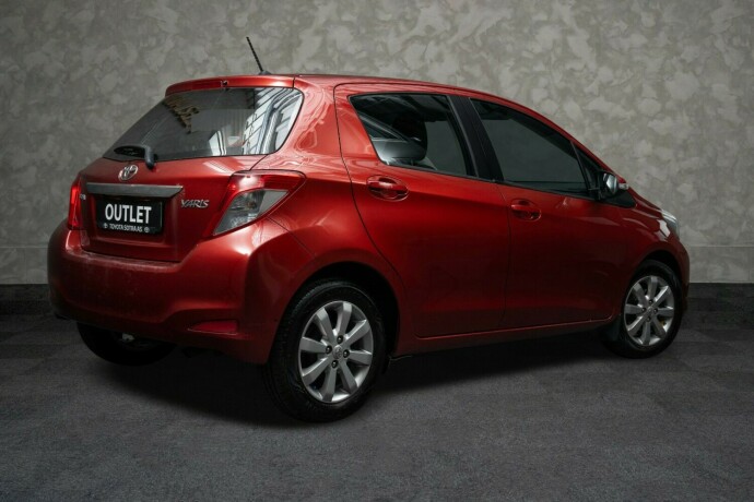 toyota-yaris-bensin-2012-big-7