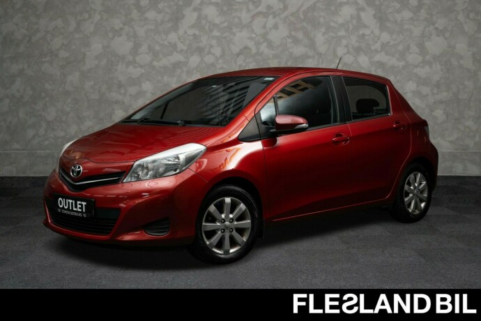 toyota-yaris-bensin-2012-big-0