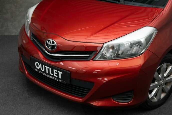 toyota-yaris-bensin-2012-big-3