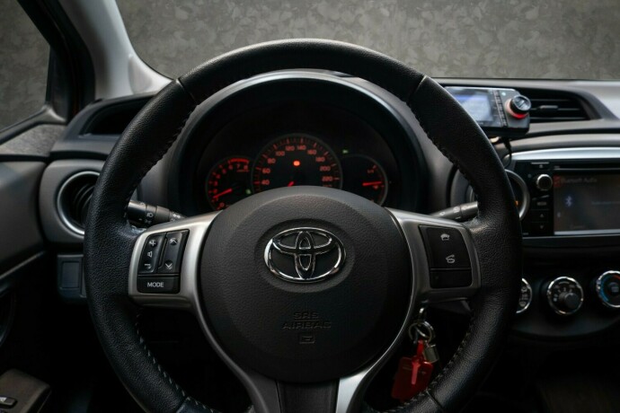 toyota-yaris-bensin-2012-big-10