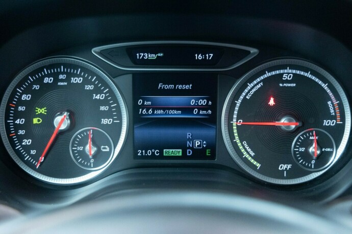 mercedes-benz-b-klasse-elektrisitet-2017-big-15