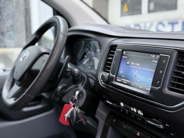 toyota-proace-diesel-2021-big-10