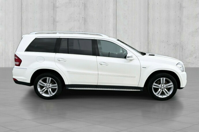 mercedes-benz-gl350-diesel-2011-big-6