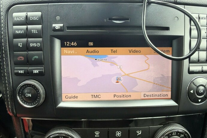 mercedes-benz-gl350-diesel-2011-big-12