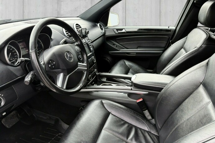 mercedes-benz-gl350-diesel-2011-big-8