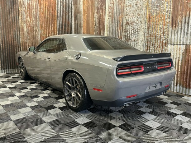 dodge-challenger-bensin-2017-big-11