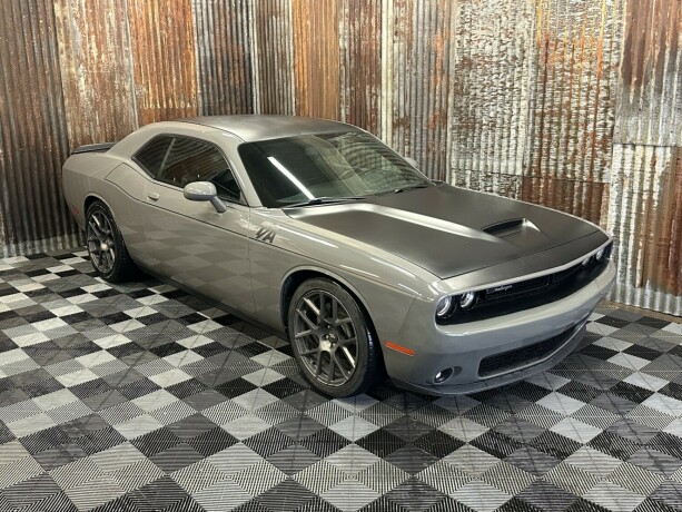 dodge-challenger-bensin-2017-big-1
